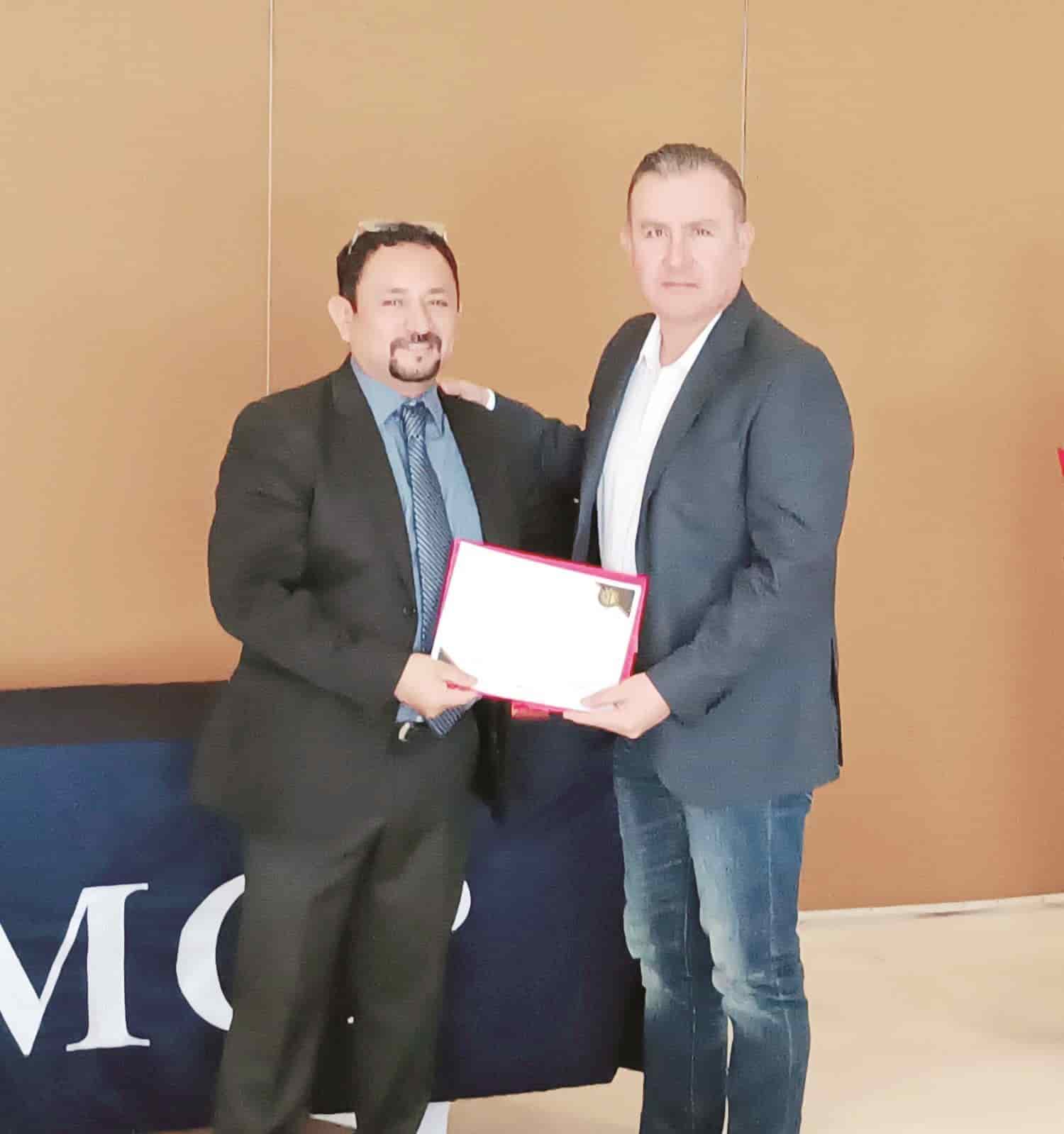 Cumplen capacitación Contadores Públicos