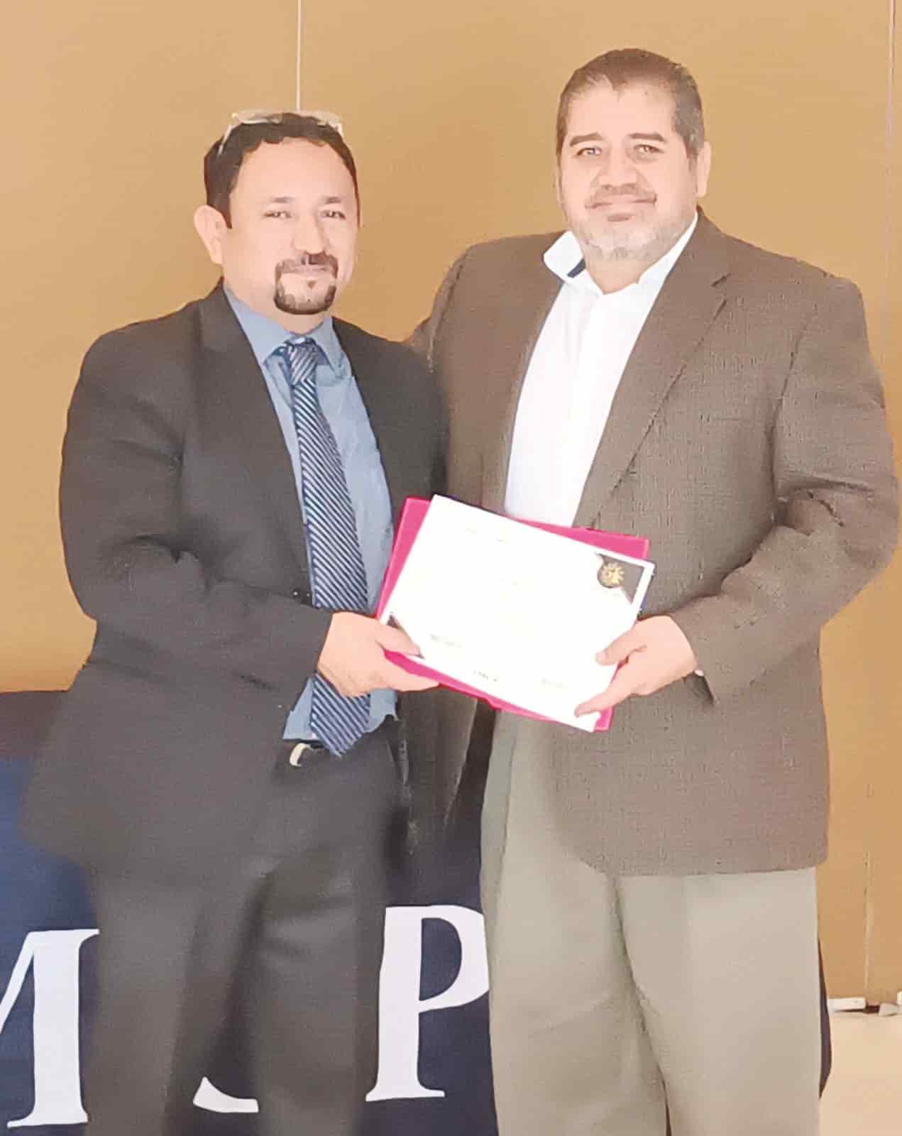 Cumplen capacitación Contadores Públicos