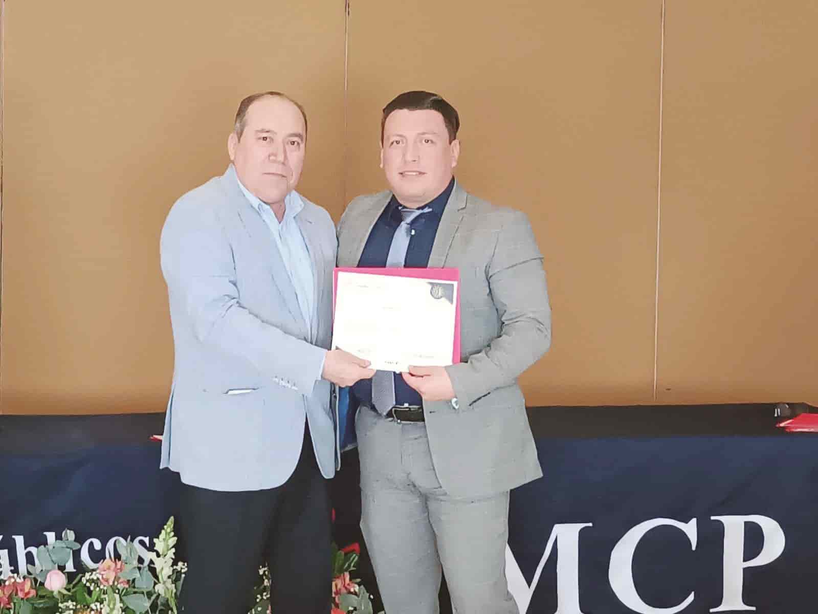 Cumplen capacitación Contadores Públicos