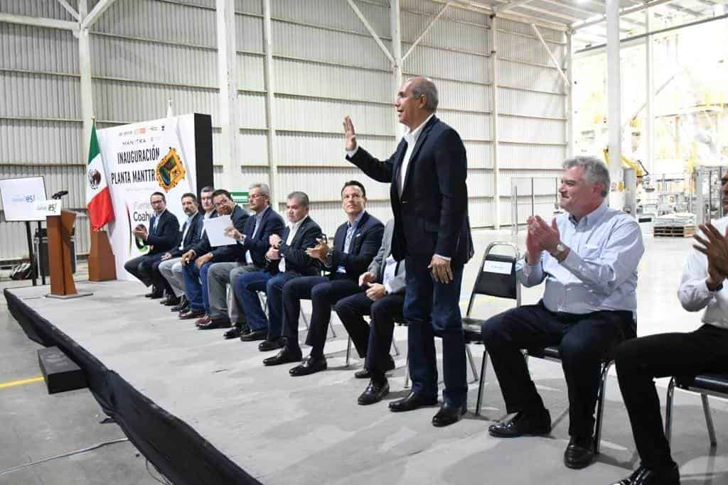 Presente Dávila inauguración de MANTTRA