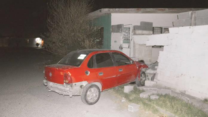 Derriba barda y parte poste 