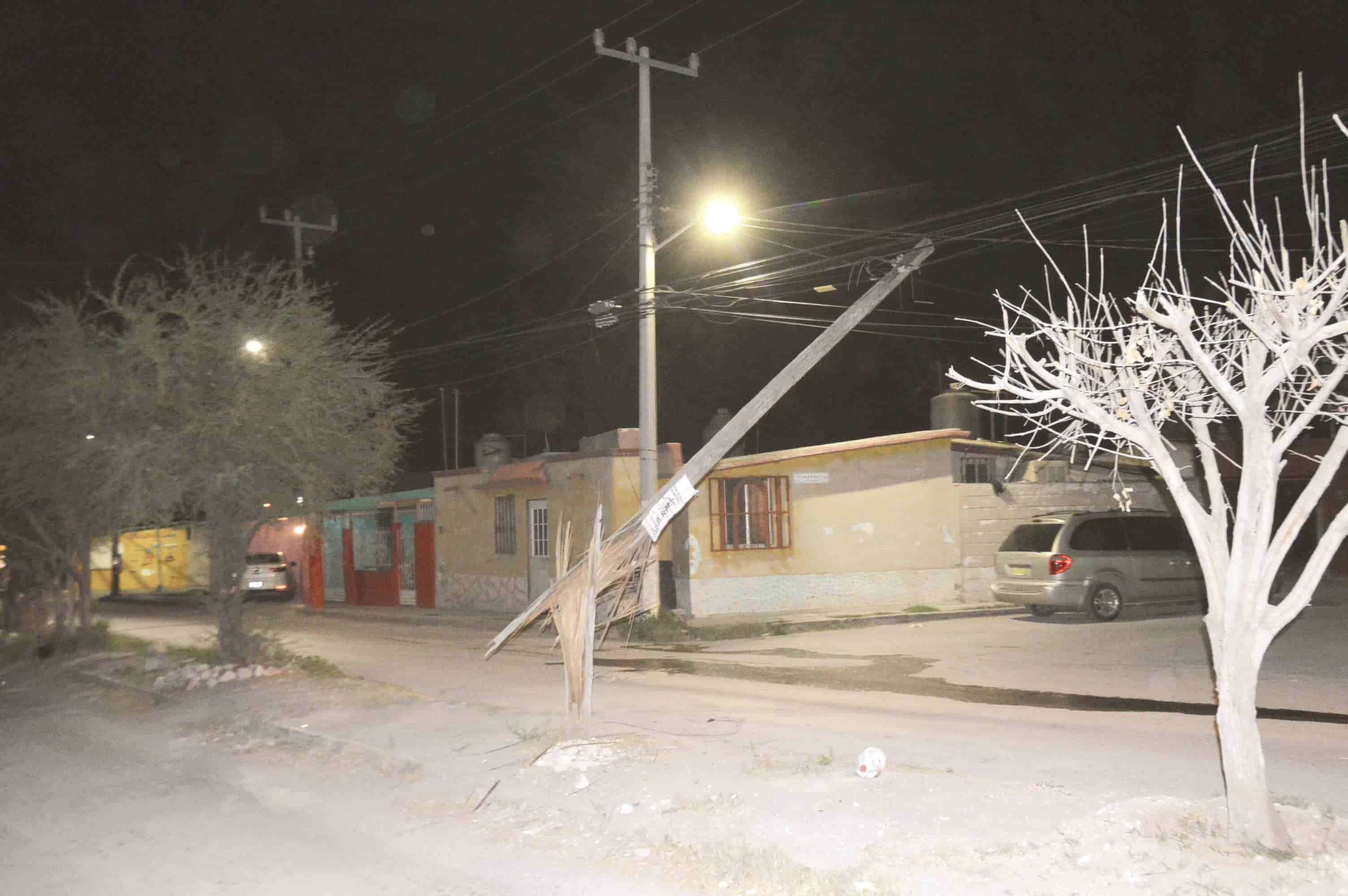 Derriba barda y parte poste 