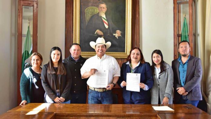 Firman Ciénegas y CEUC convenio