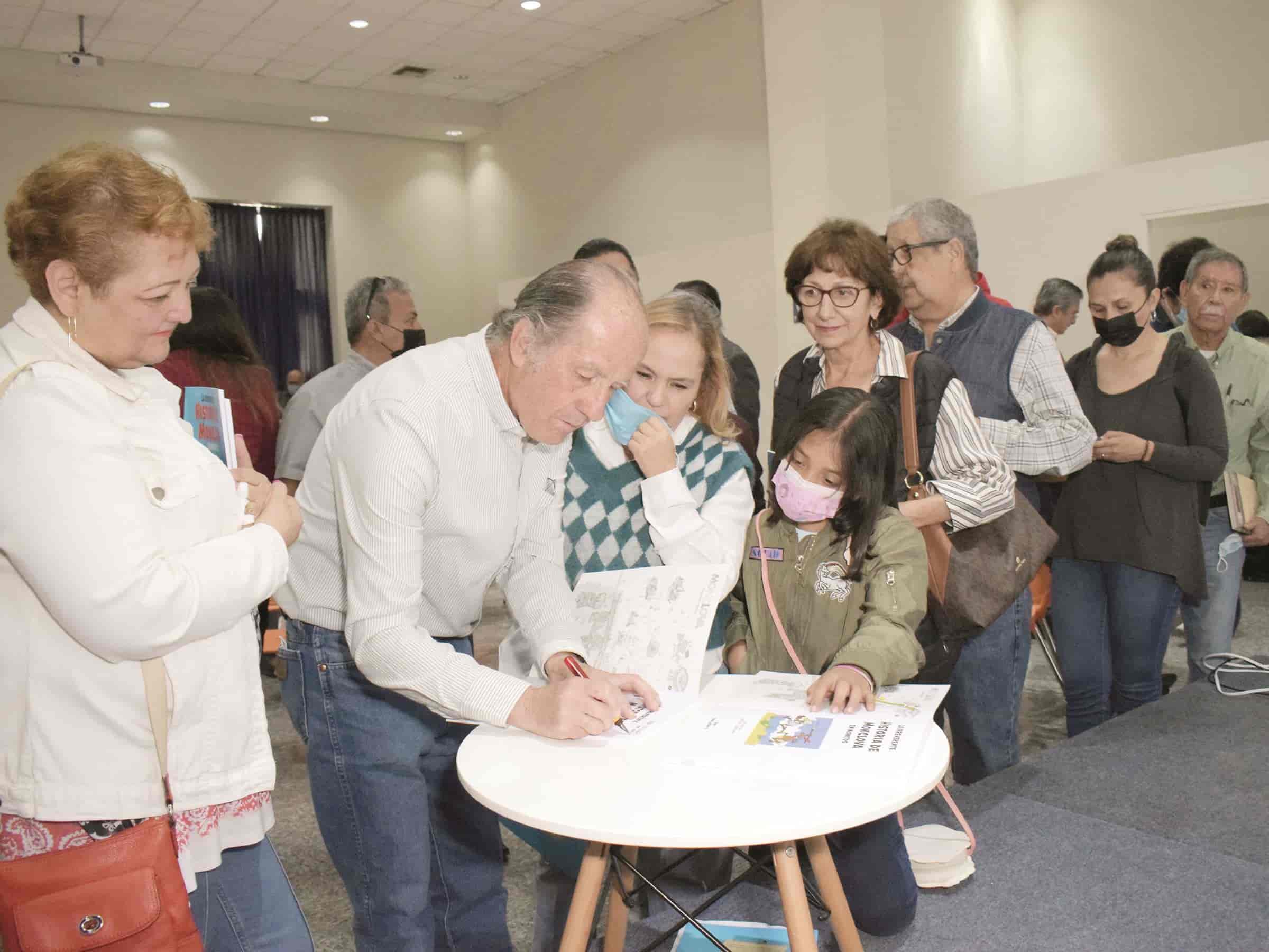 Presenta Libro La irreverente Historia de Monclova en monitos