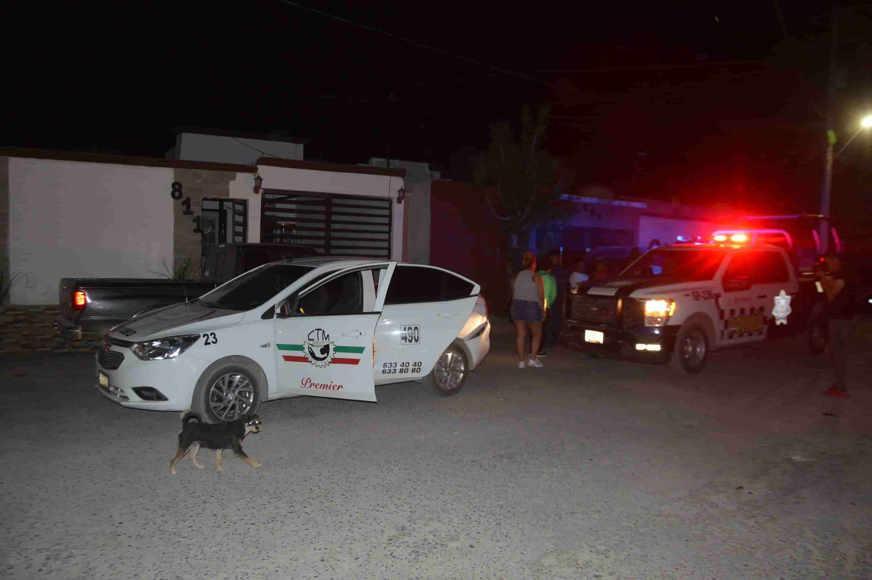 Choca taxi, escapa y lo arrestan  