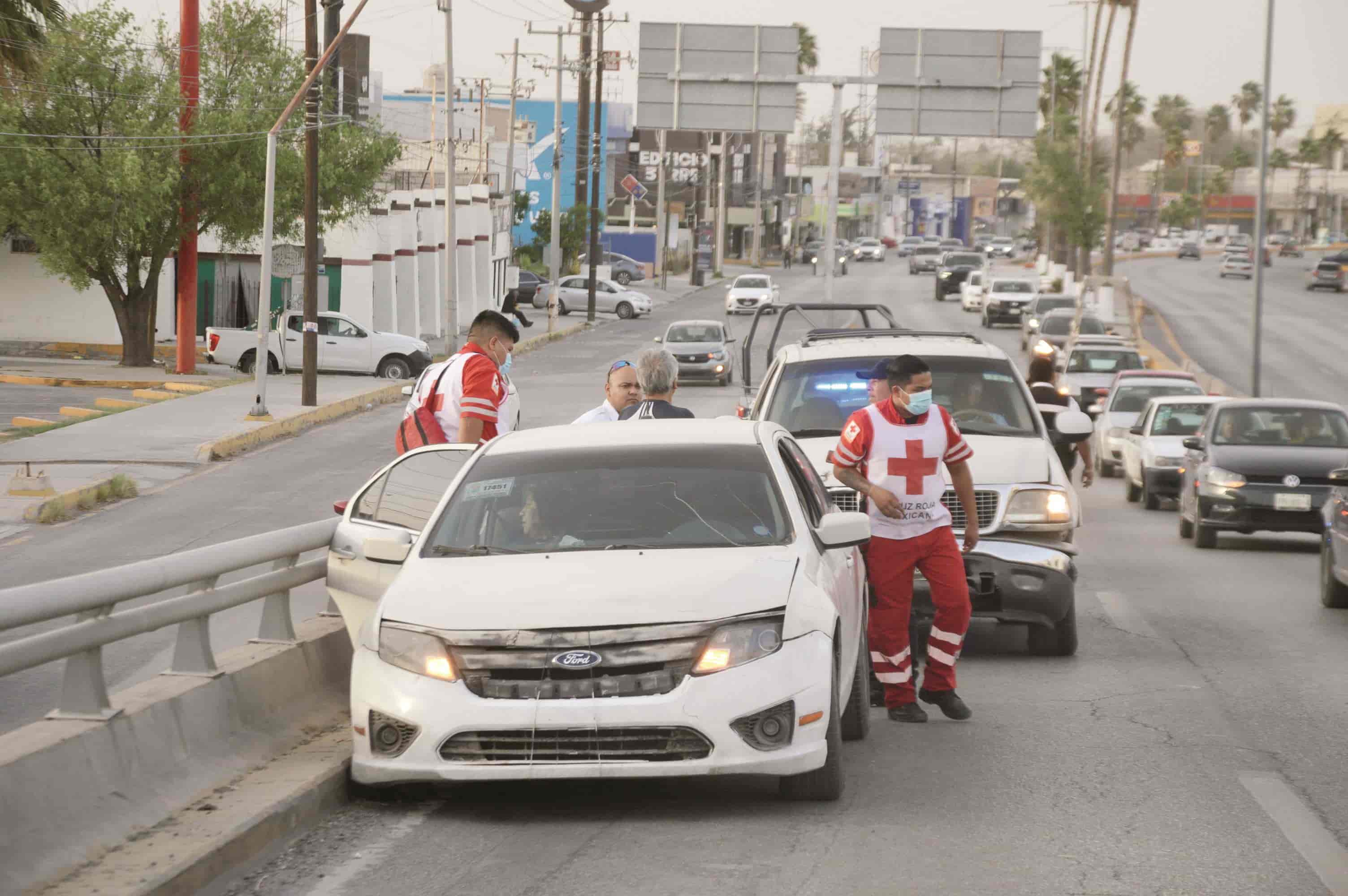 Le truena llanta y le pegan por detrás Le truena llanta y le pegan por detrás