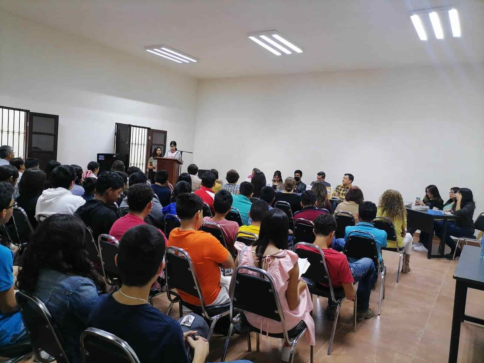 Presentan “Ficciones del Desierto”