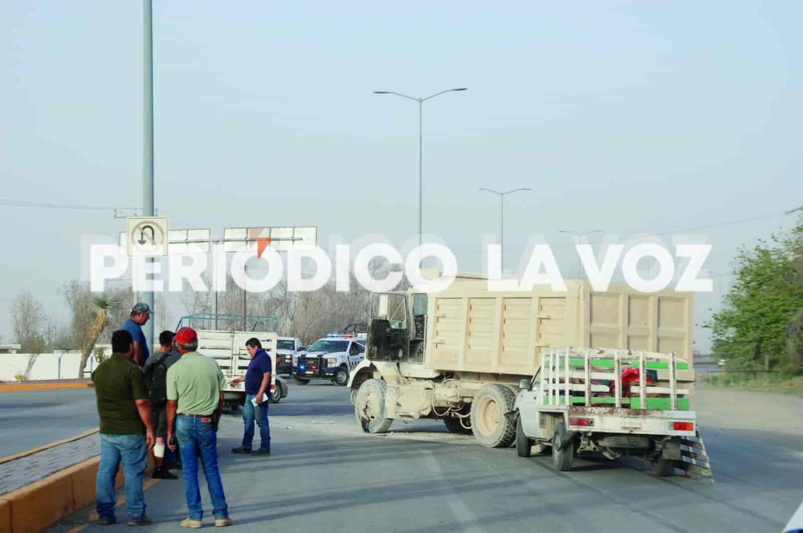 Da dompe vuelta en “U” y choca