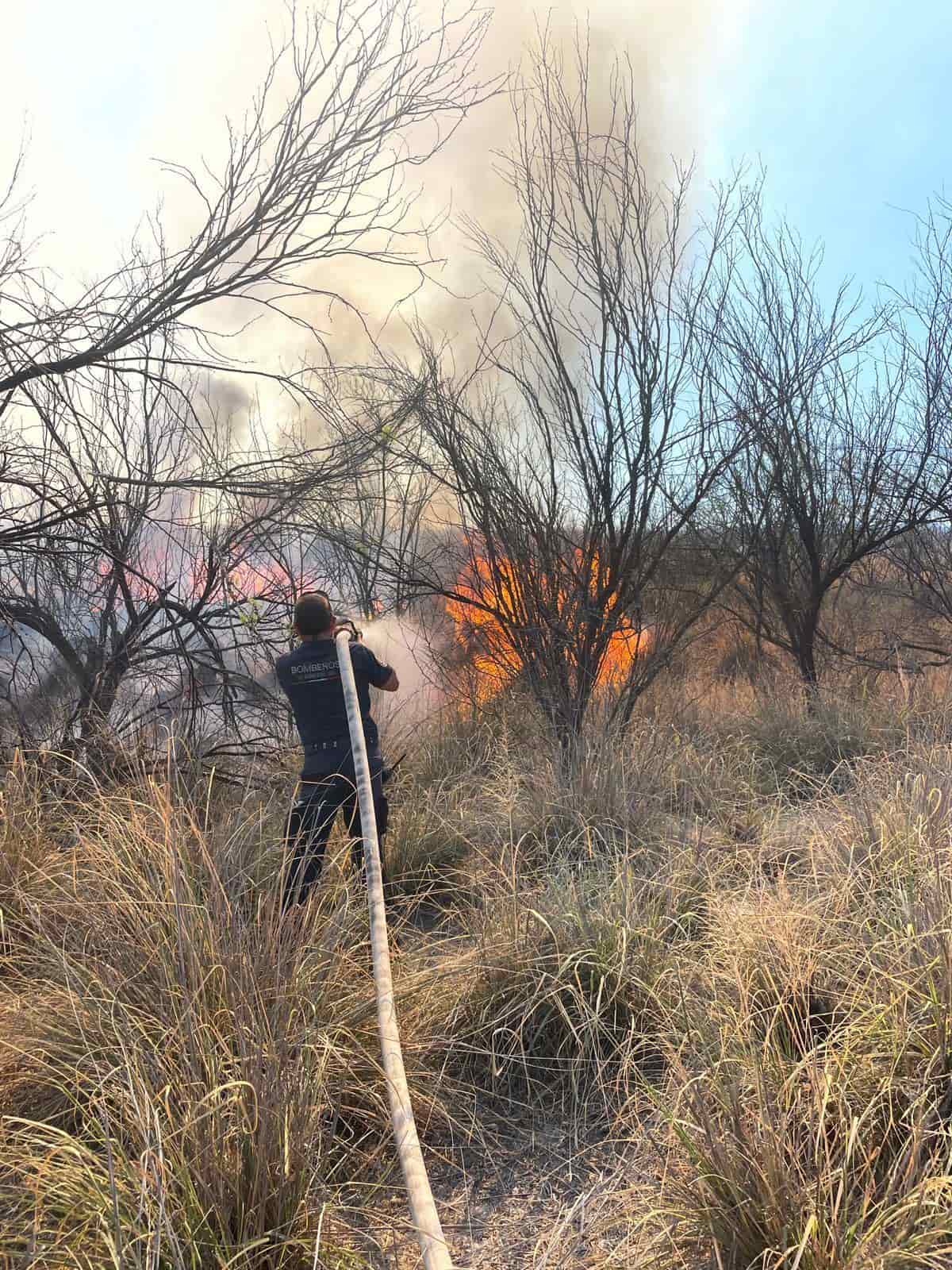 Combaten incendio en Santa Gertrudis 