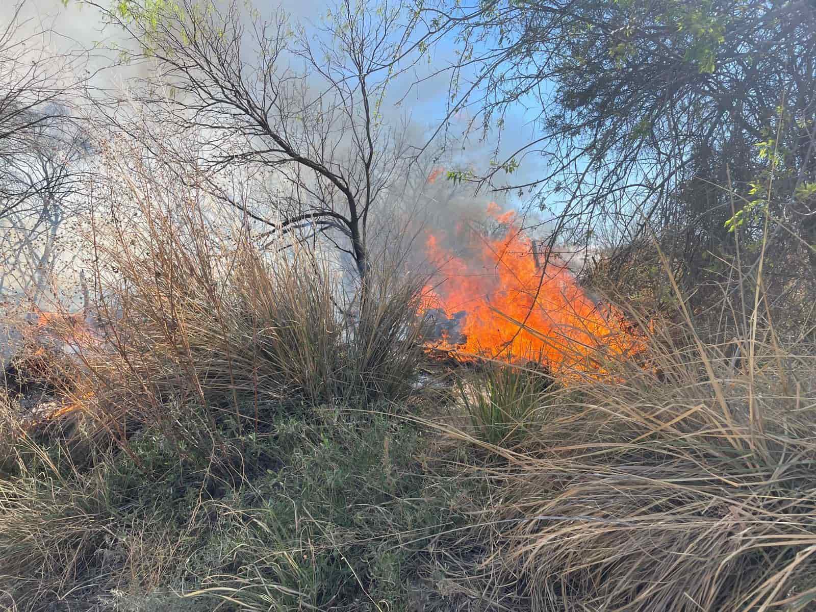 Combaten incendio en Santa Gertrudis 