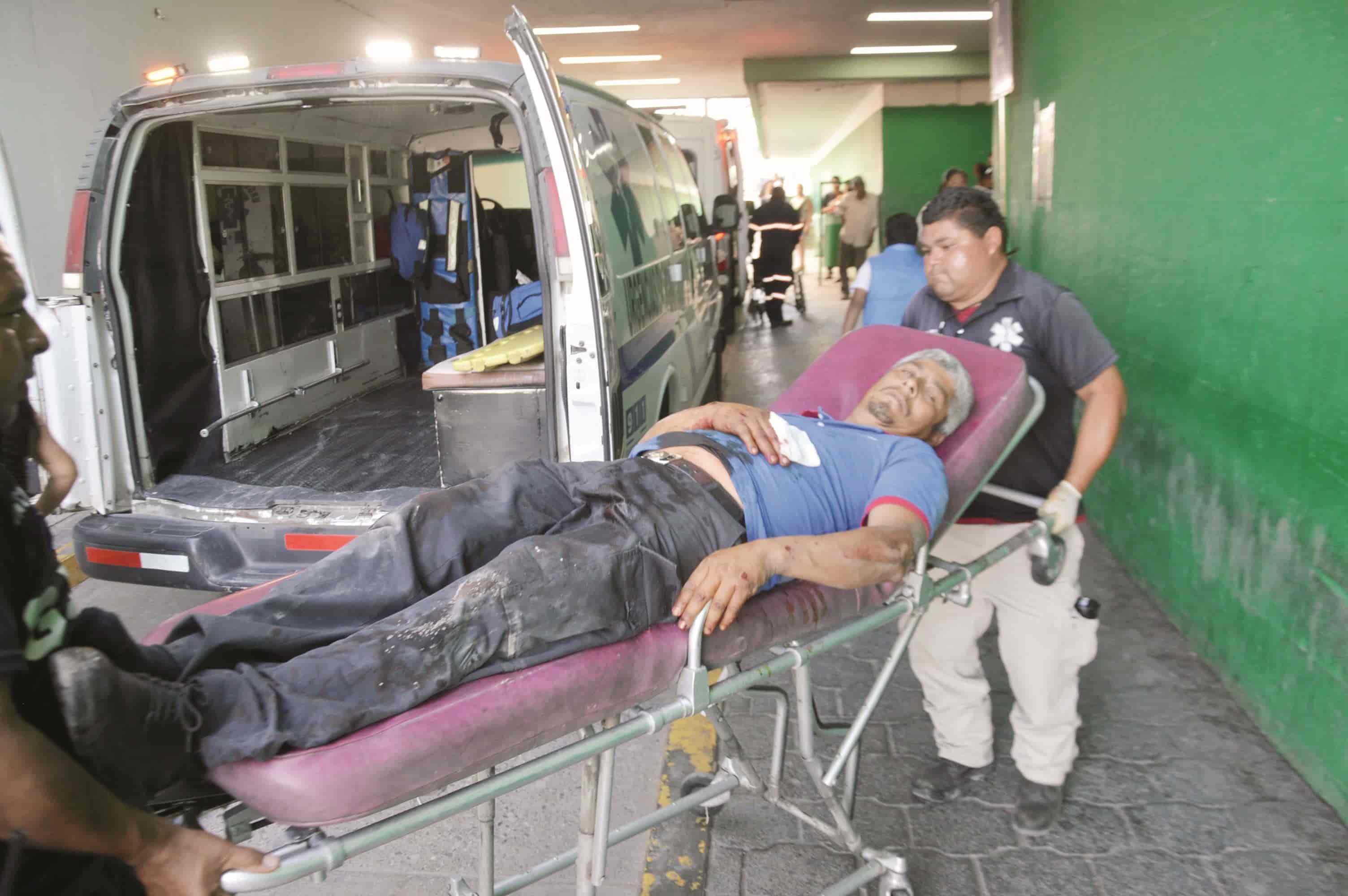 Le amputa dedo a motociclista