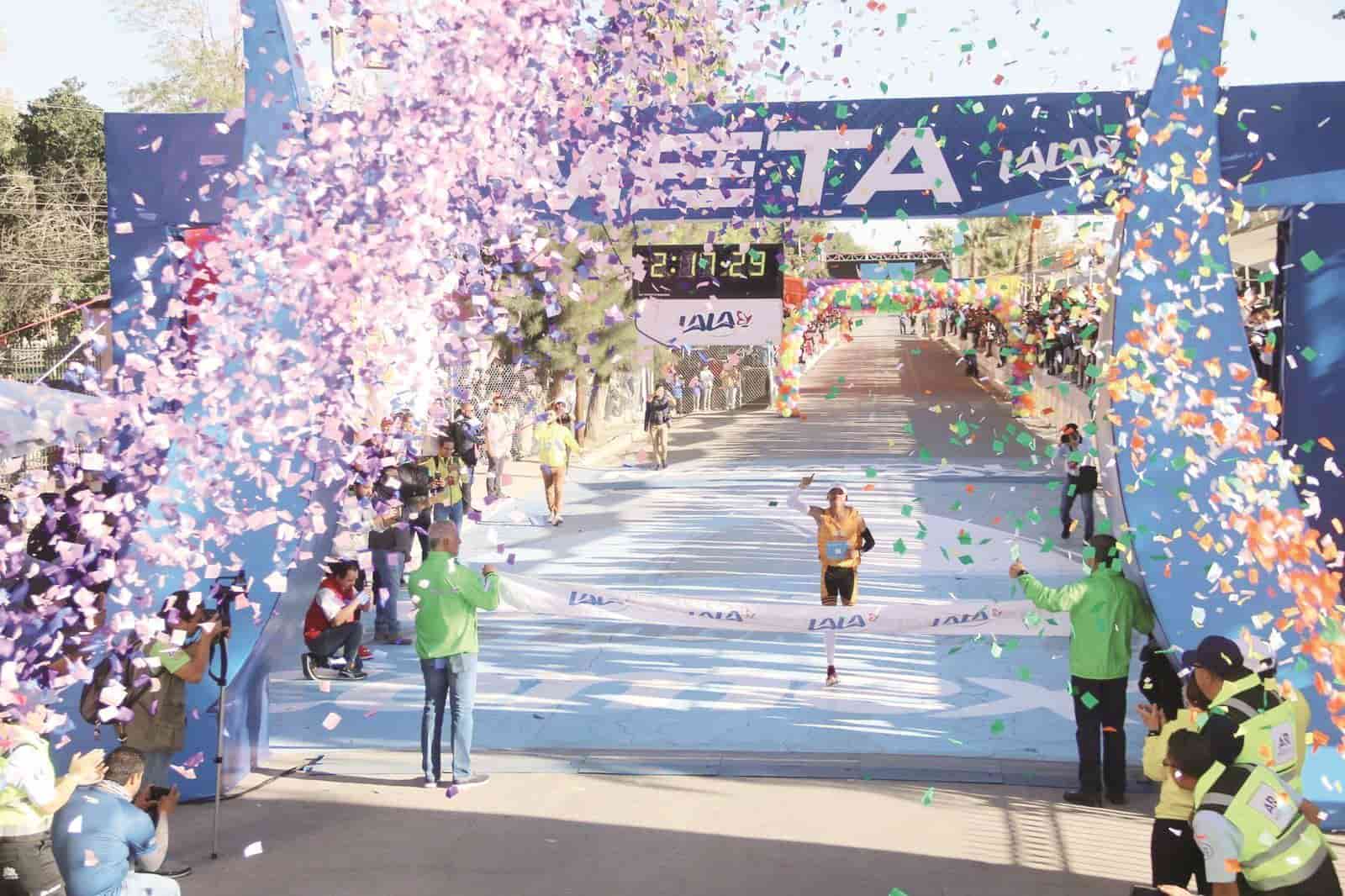 Recibe MARS a ganadores del Maratón Lala
