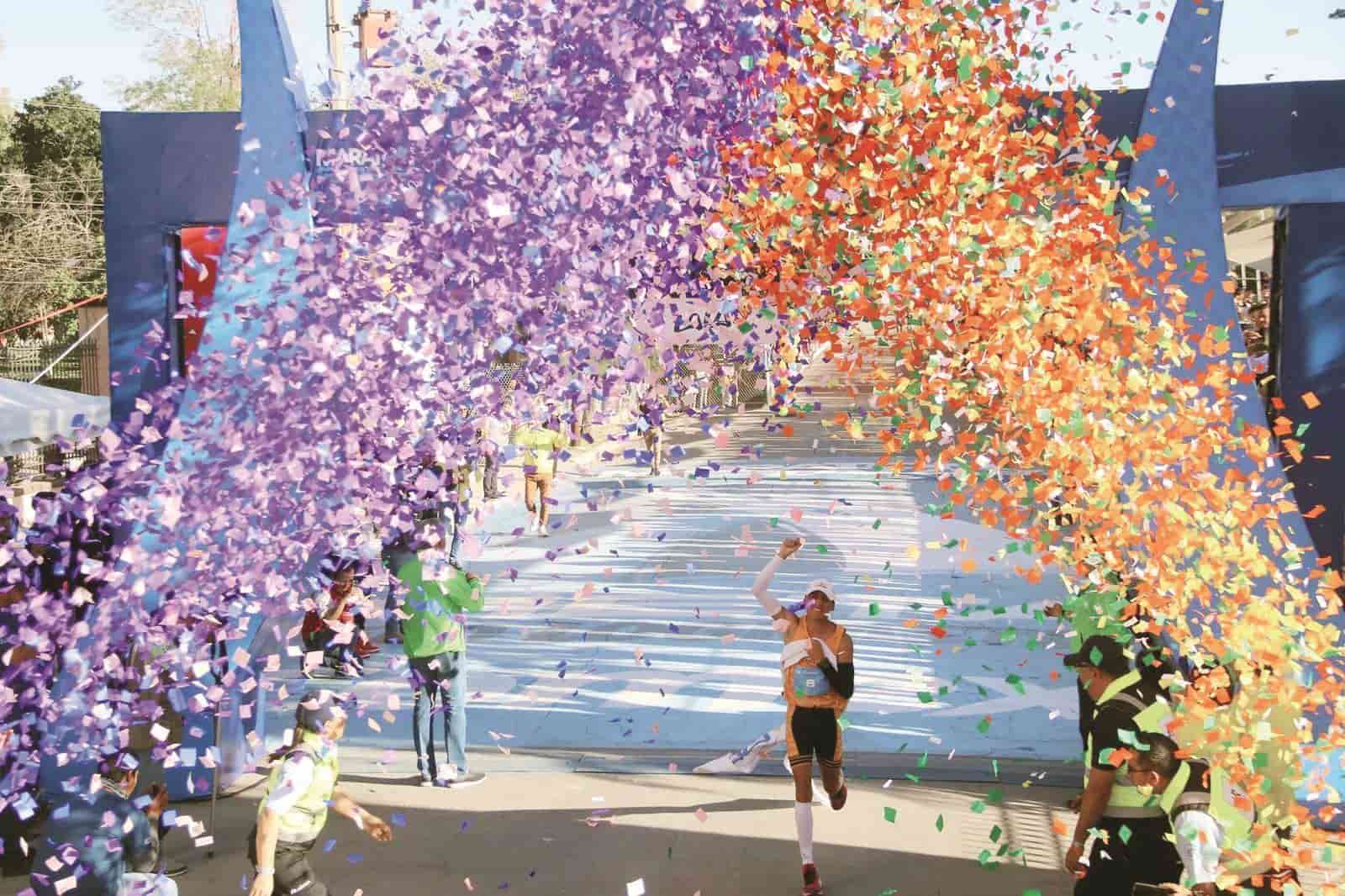 Recibe MARS a ganadores del Maratón Lala