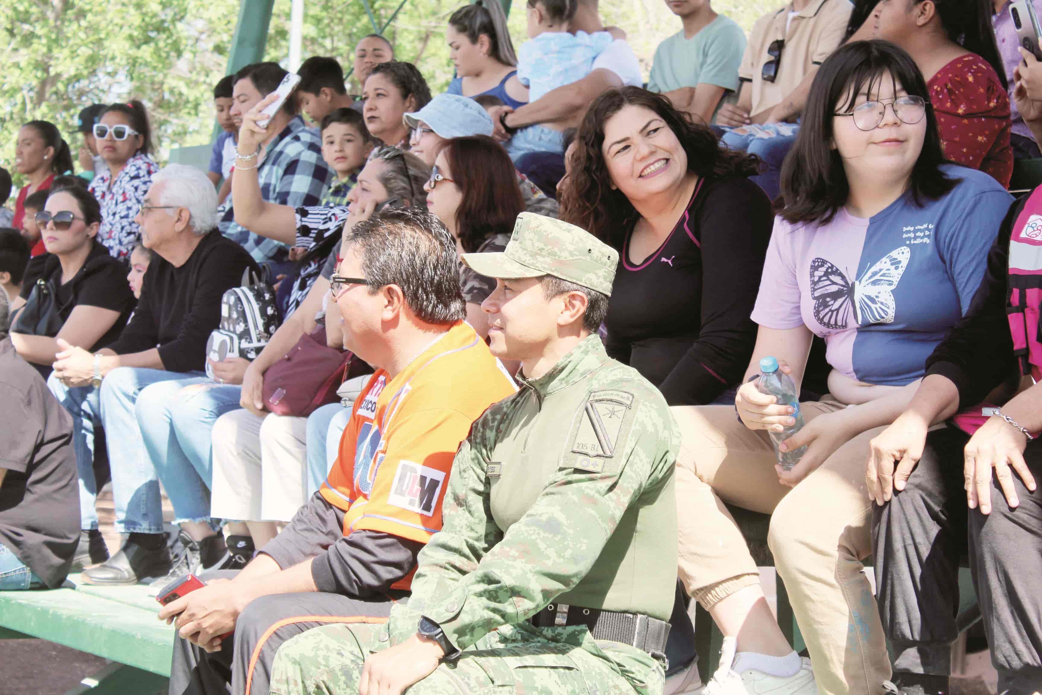 Celebra Frontera Día de la Familia
