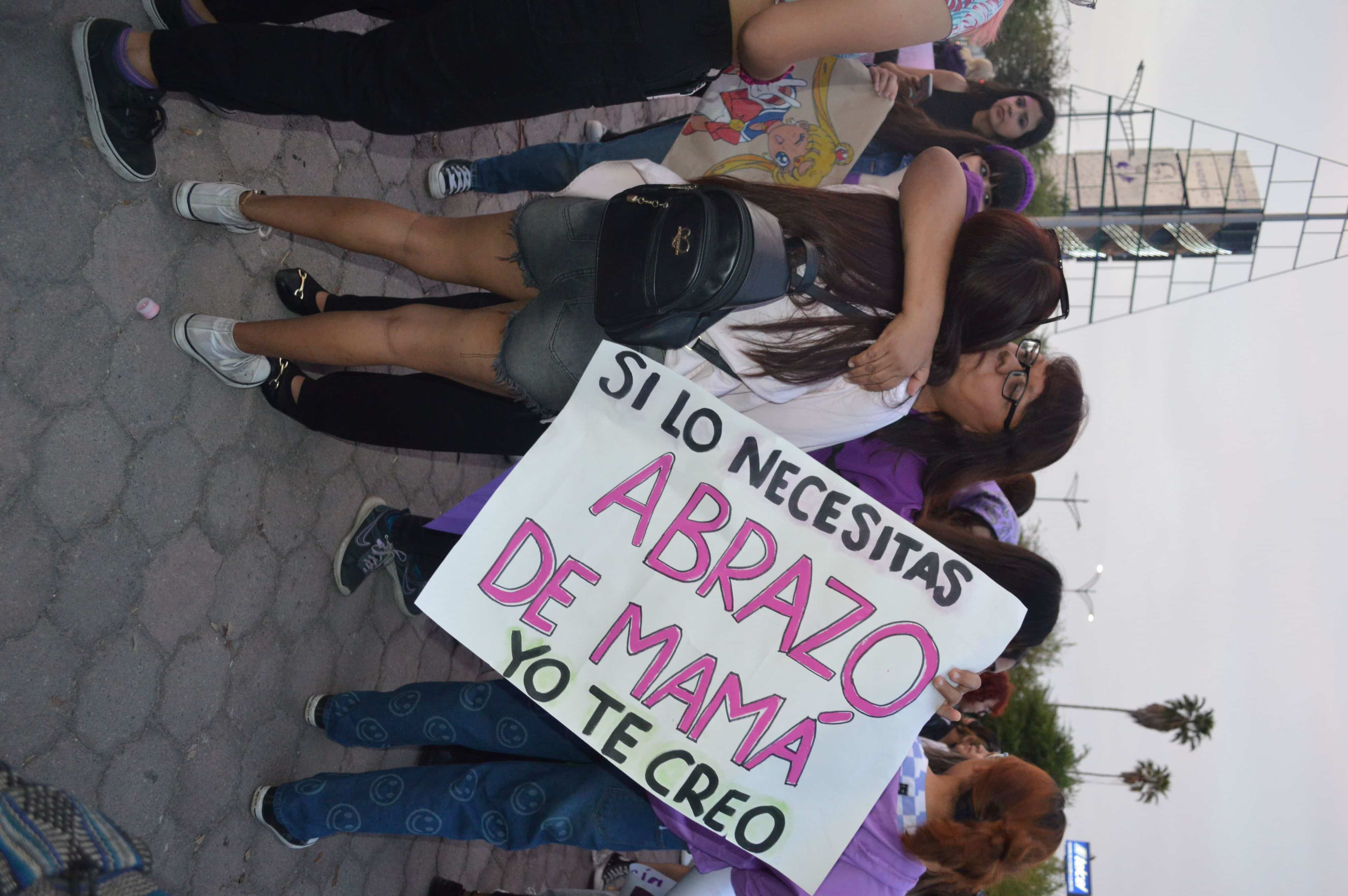 Marchan mujeres