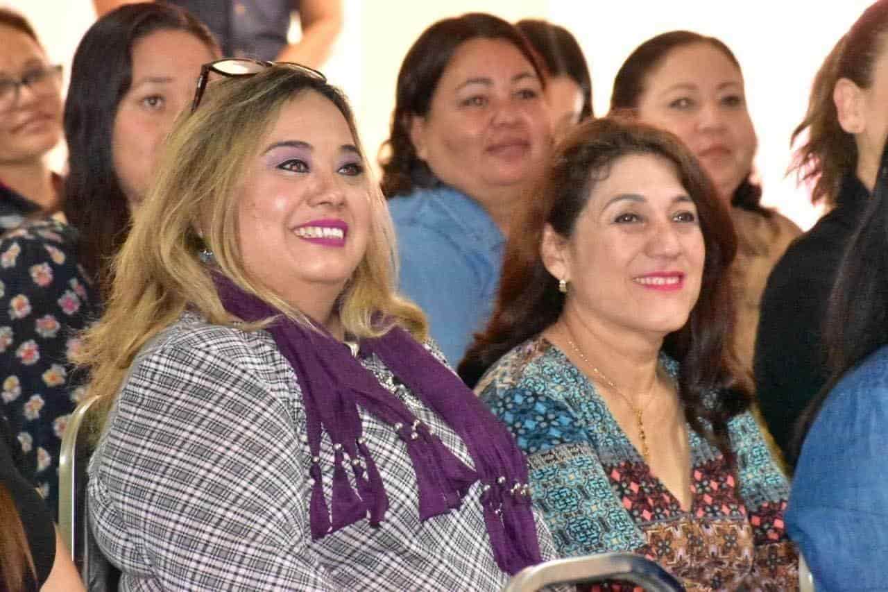 Festeja Hugo a trabajadoras