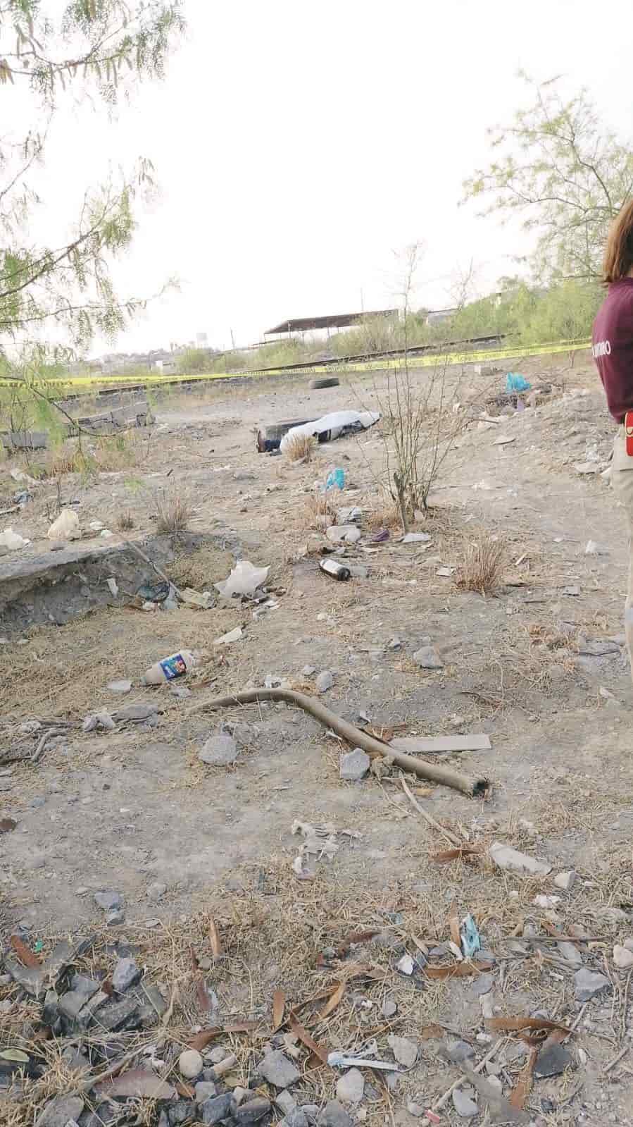 Hallan muerto cerca de vías