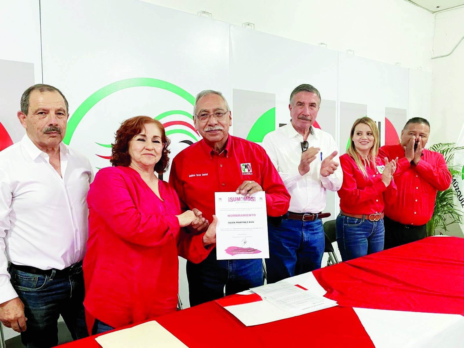 Entrega el PRI reconocimientos