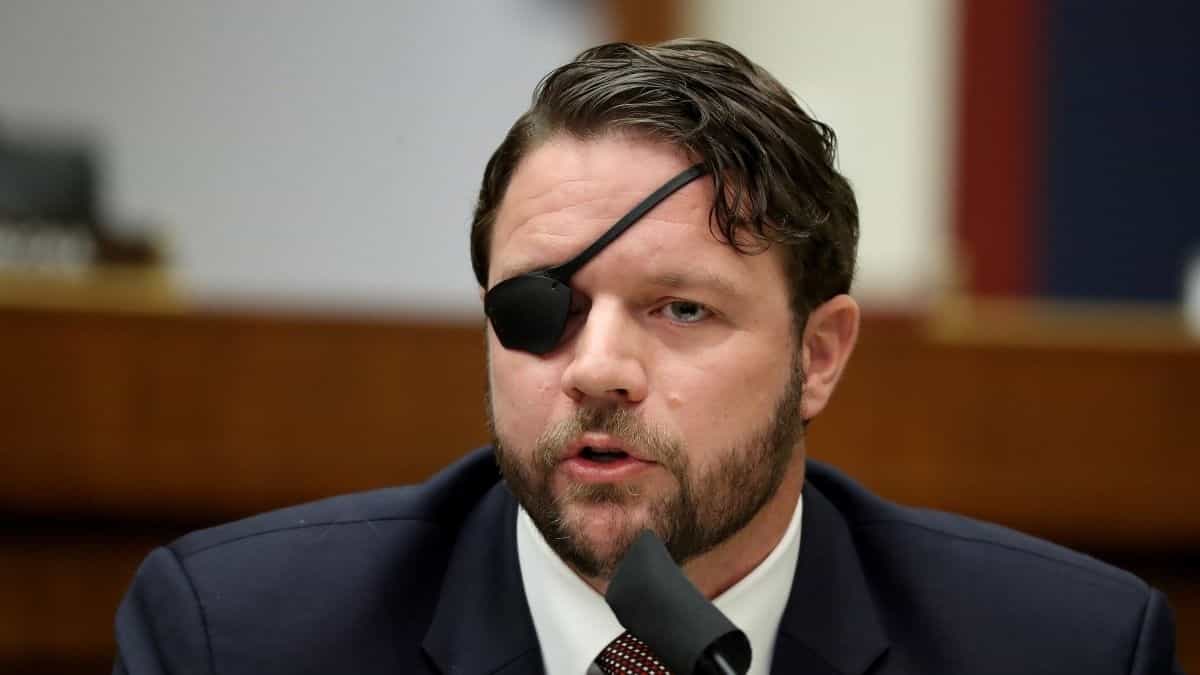 Congresistas Dan Crenshaw pide a AMLO dejar de defender a sus amigos narcos