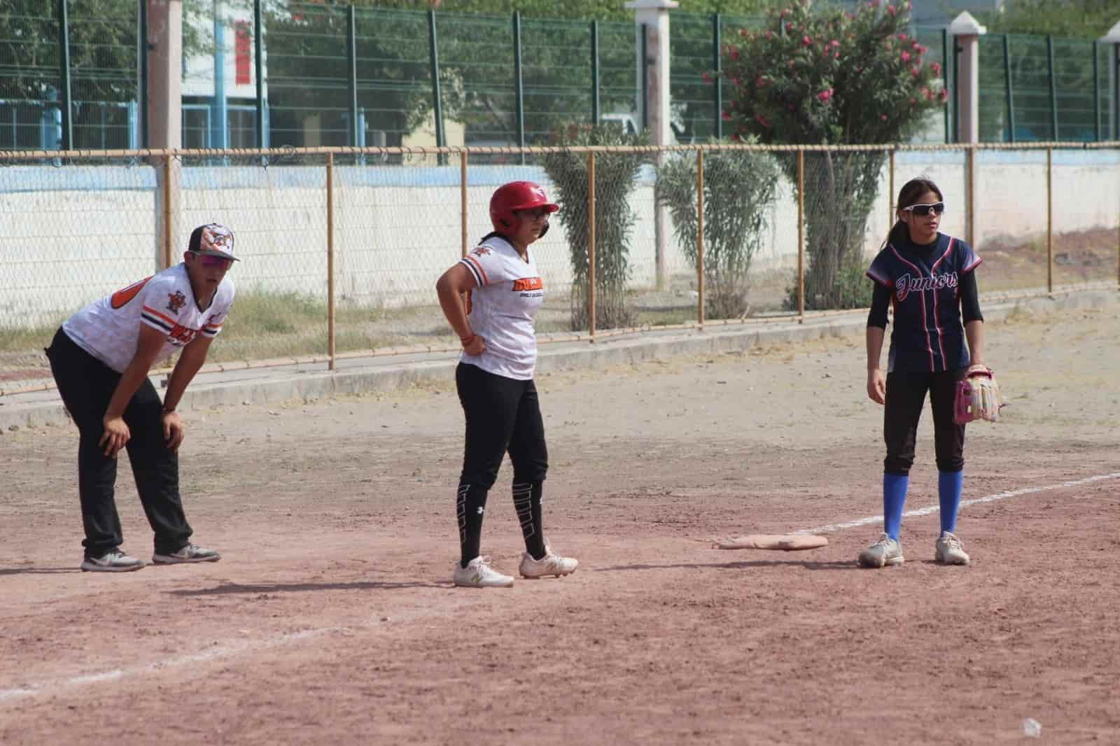 Le aboyan la corona a Bulldogs