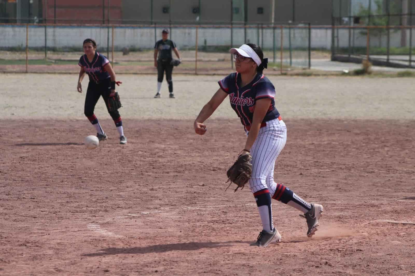 Le aboyan la corona a Bulldogs
