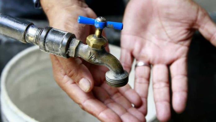 Primeros calores y ya falla el agua 