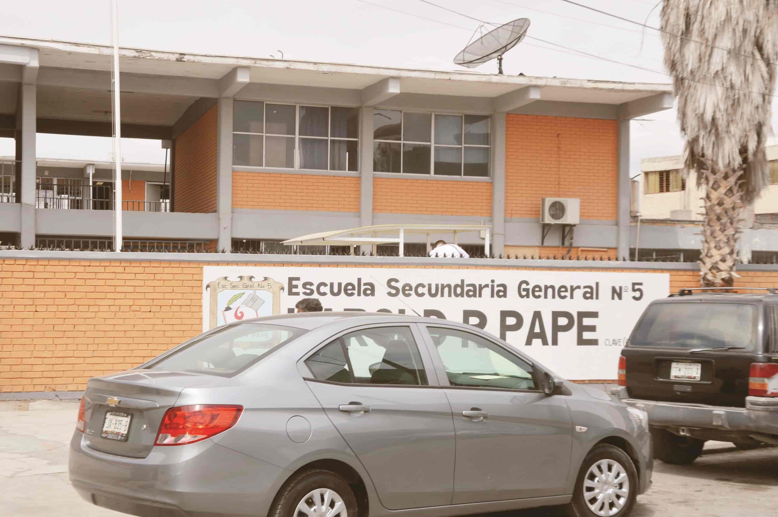 Se suicida indigente dentro de Secundaria