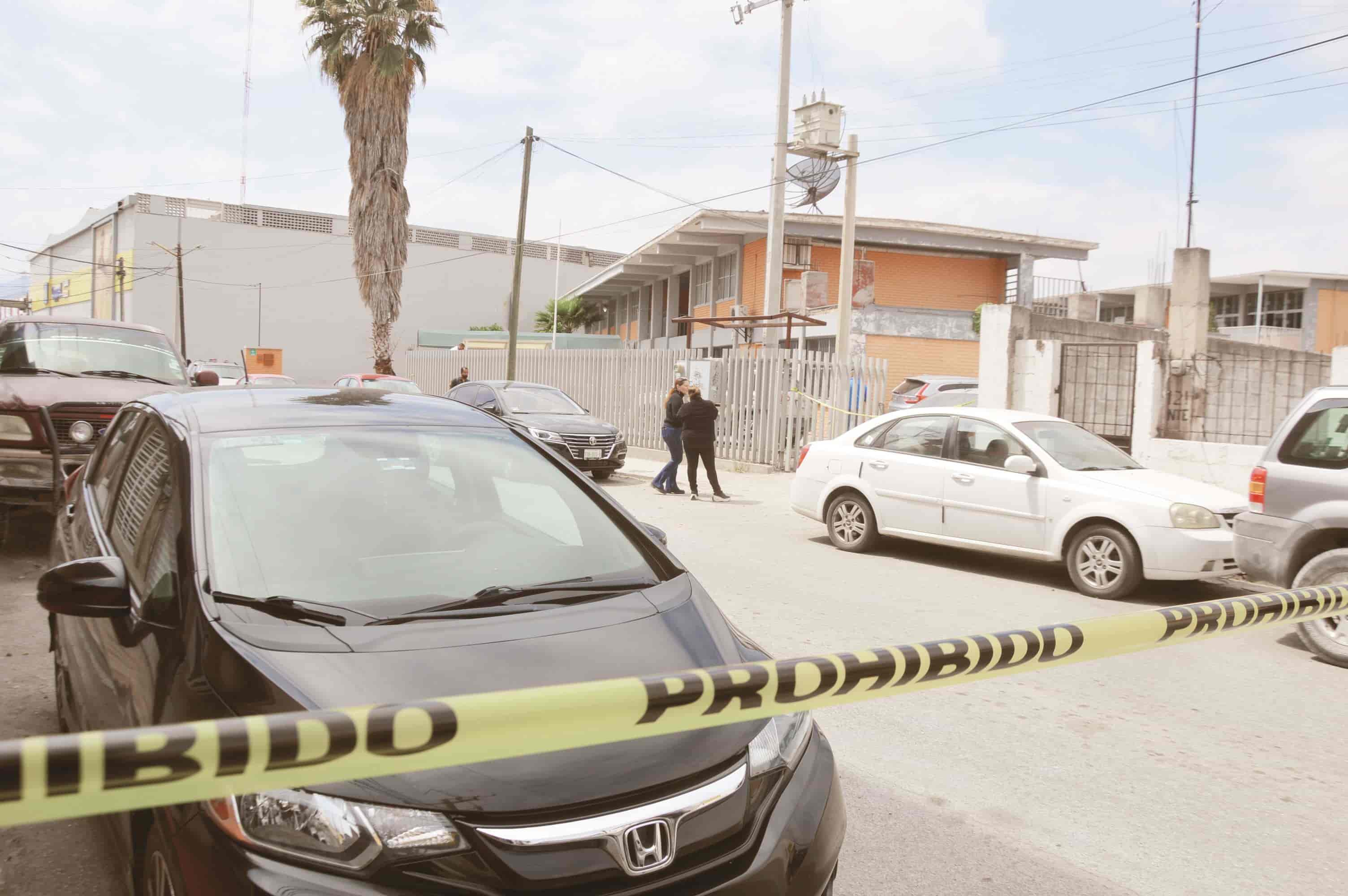 Se suicida indigente dentro de Secundaria