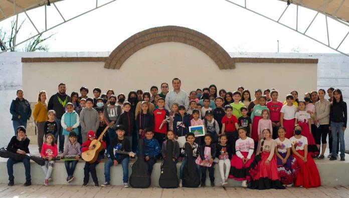 Acude Pepe Díaz a cursos juveniles 