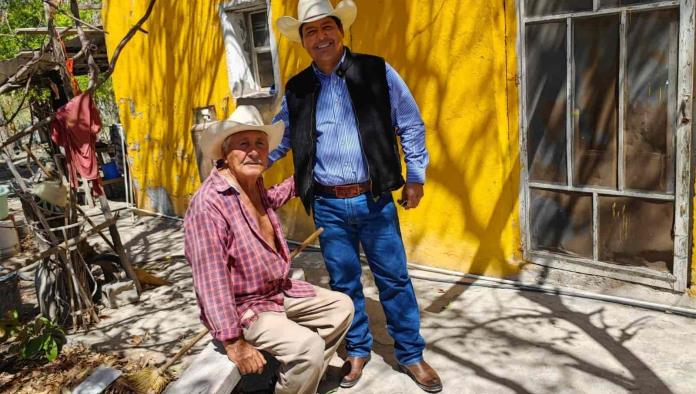 Felicita Beto al Ejido La Vega