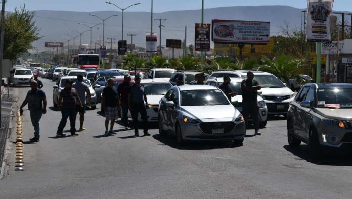 Bloquean Indrivers calles de Frontera