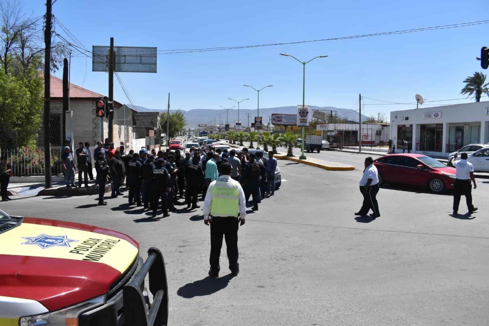 Bloquean Indrivers calles de Frontera