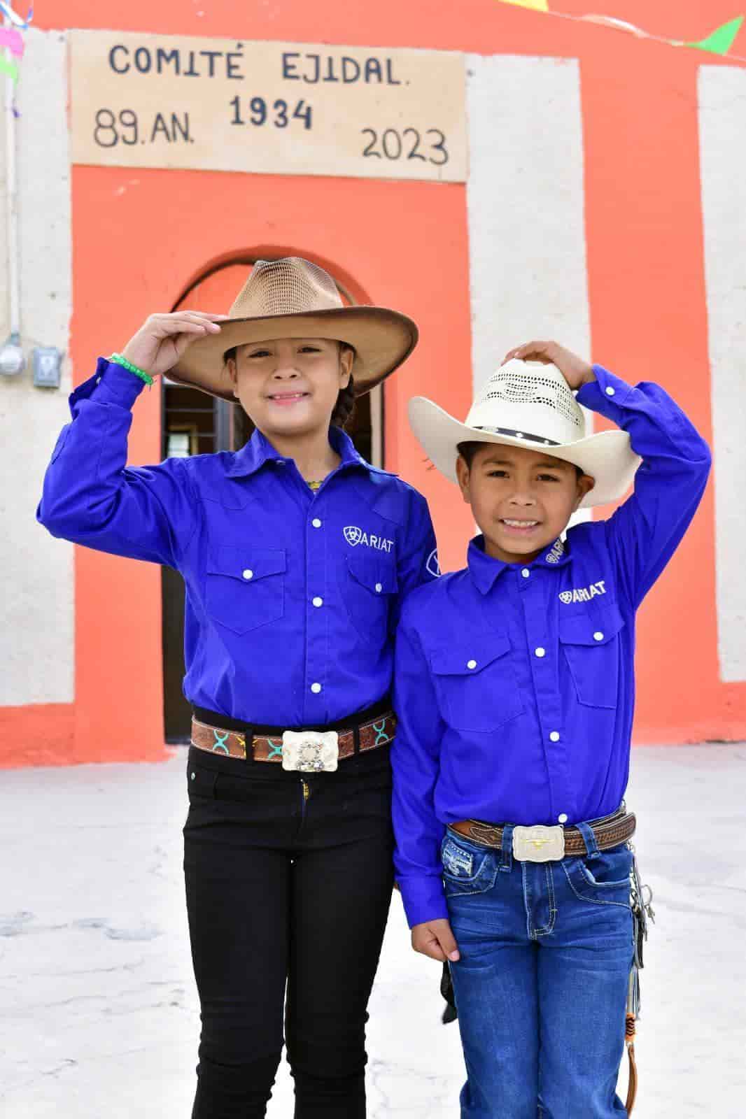 Festeja alcalde al ejido La Vega