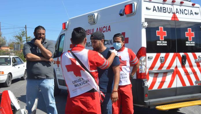 Tumba obrero a motociclista