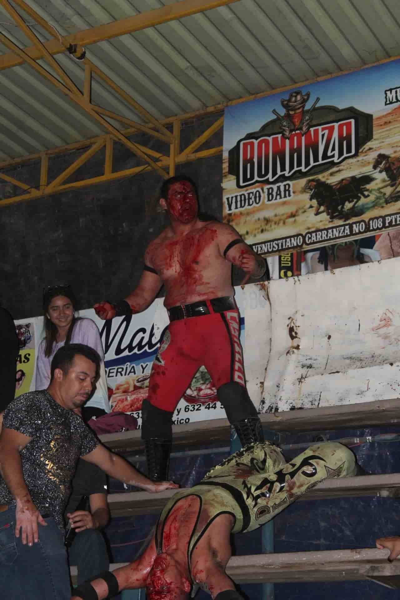 Heavy Rock contra Lunatik Boy