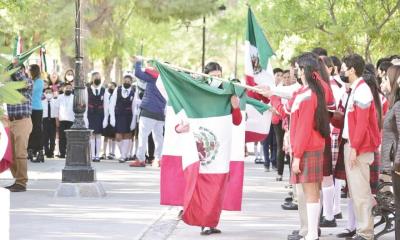 Festeja San Buena natalicio de Ju&aacute;rez