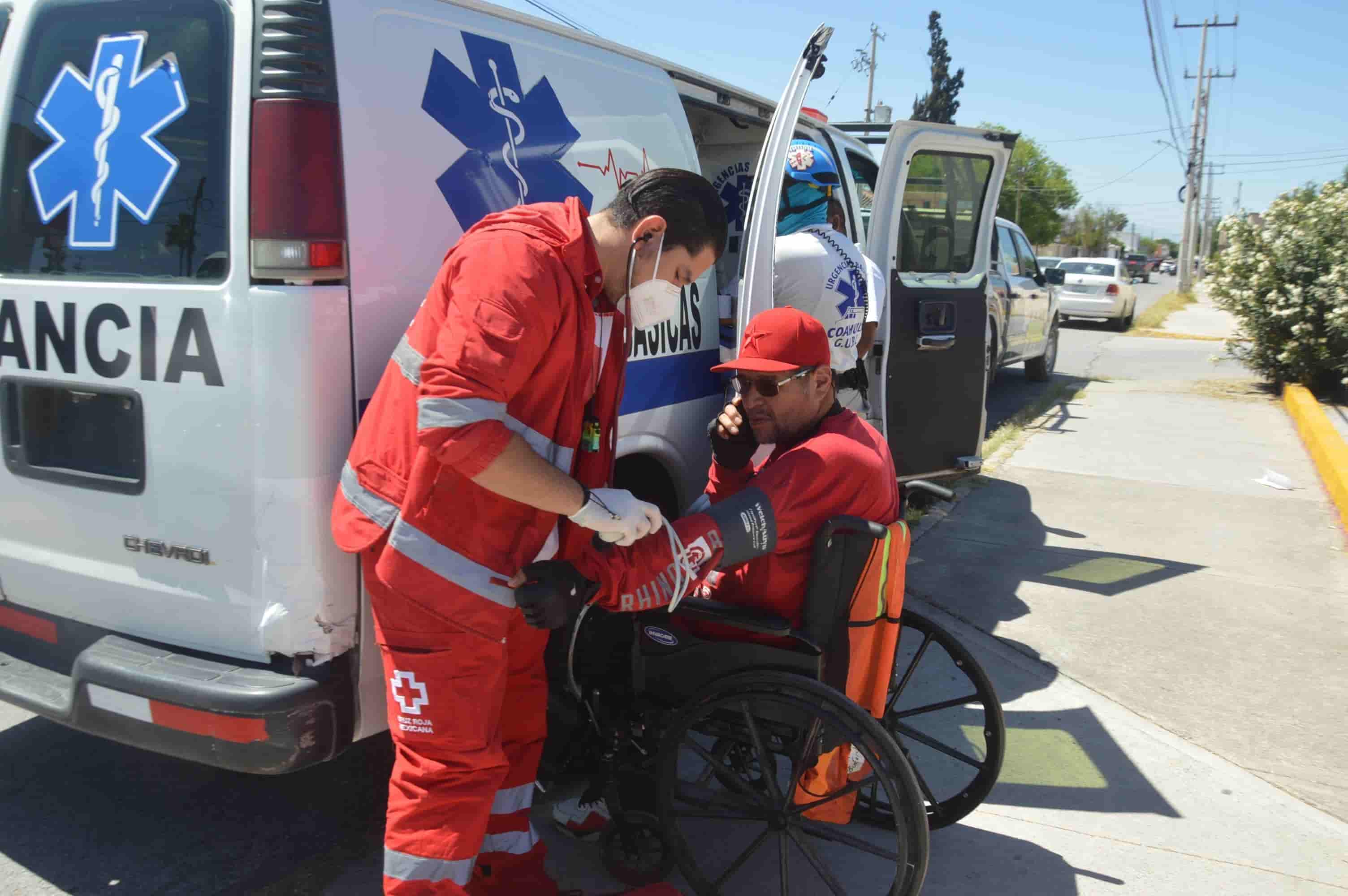 Se le atraviesa a motociclista 