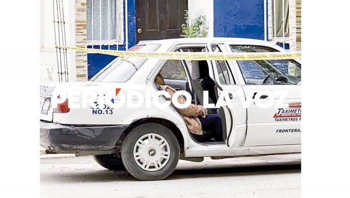 Muere maestra en taxi