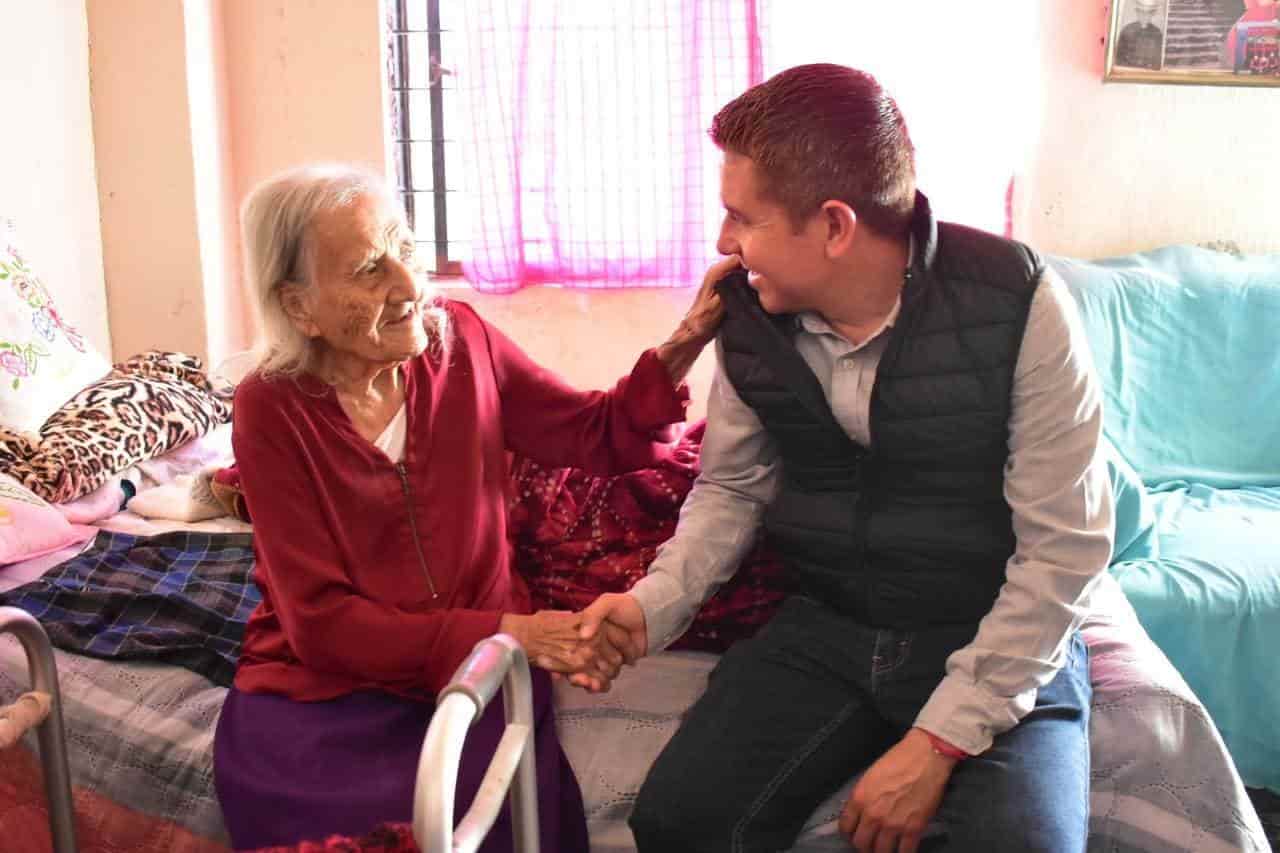 Visita Hugo a abuelitos