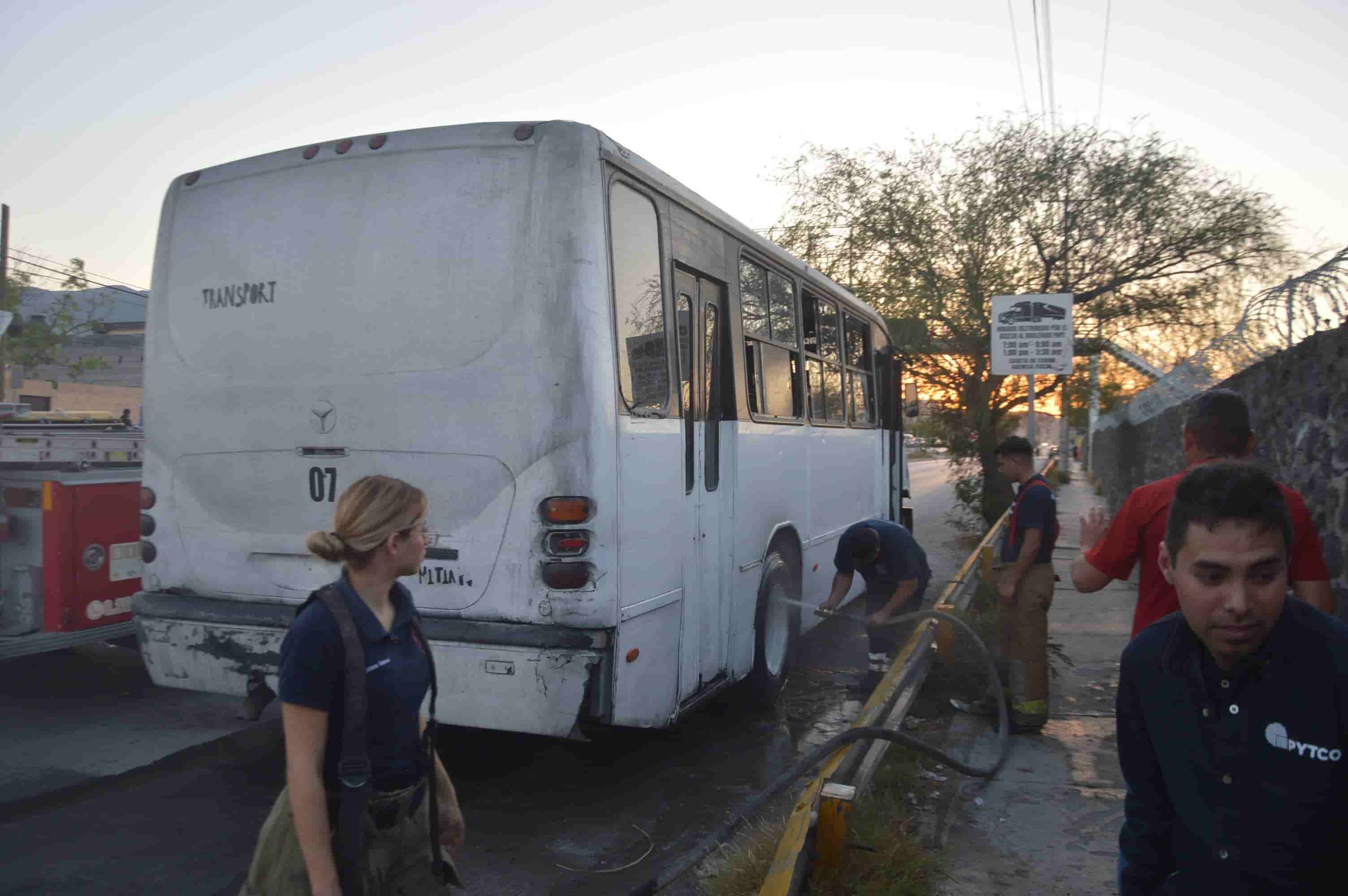 Se incendia camión de Pytco