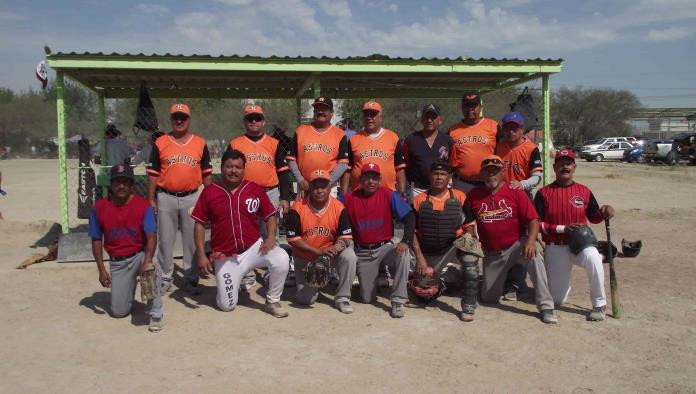 Phillips avanza en Liga Recreativa de 60 Años
