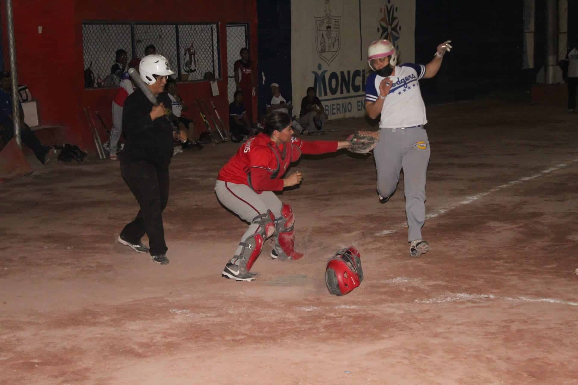 Catarinas le paga a las Dodgers