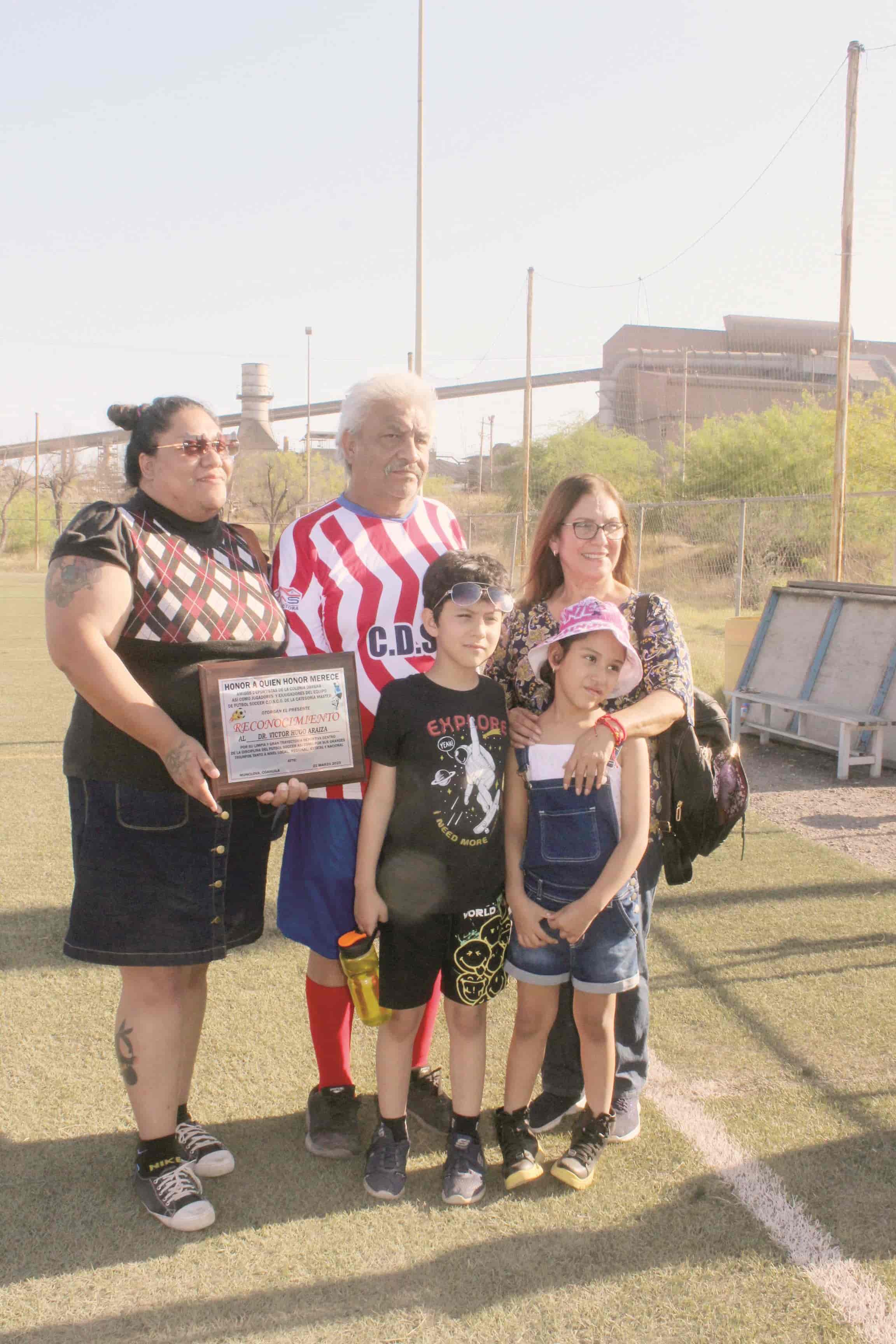 Rinden Homenaje al Dr. Víctor Hugo Araiza