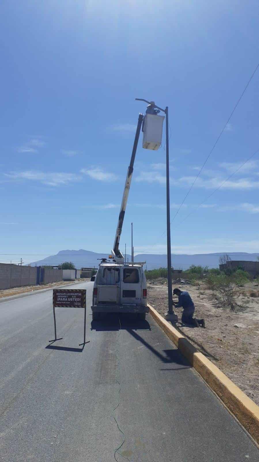 Ilumina Frontera colonia Regidores