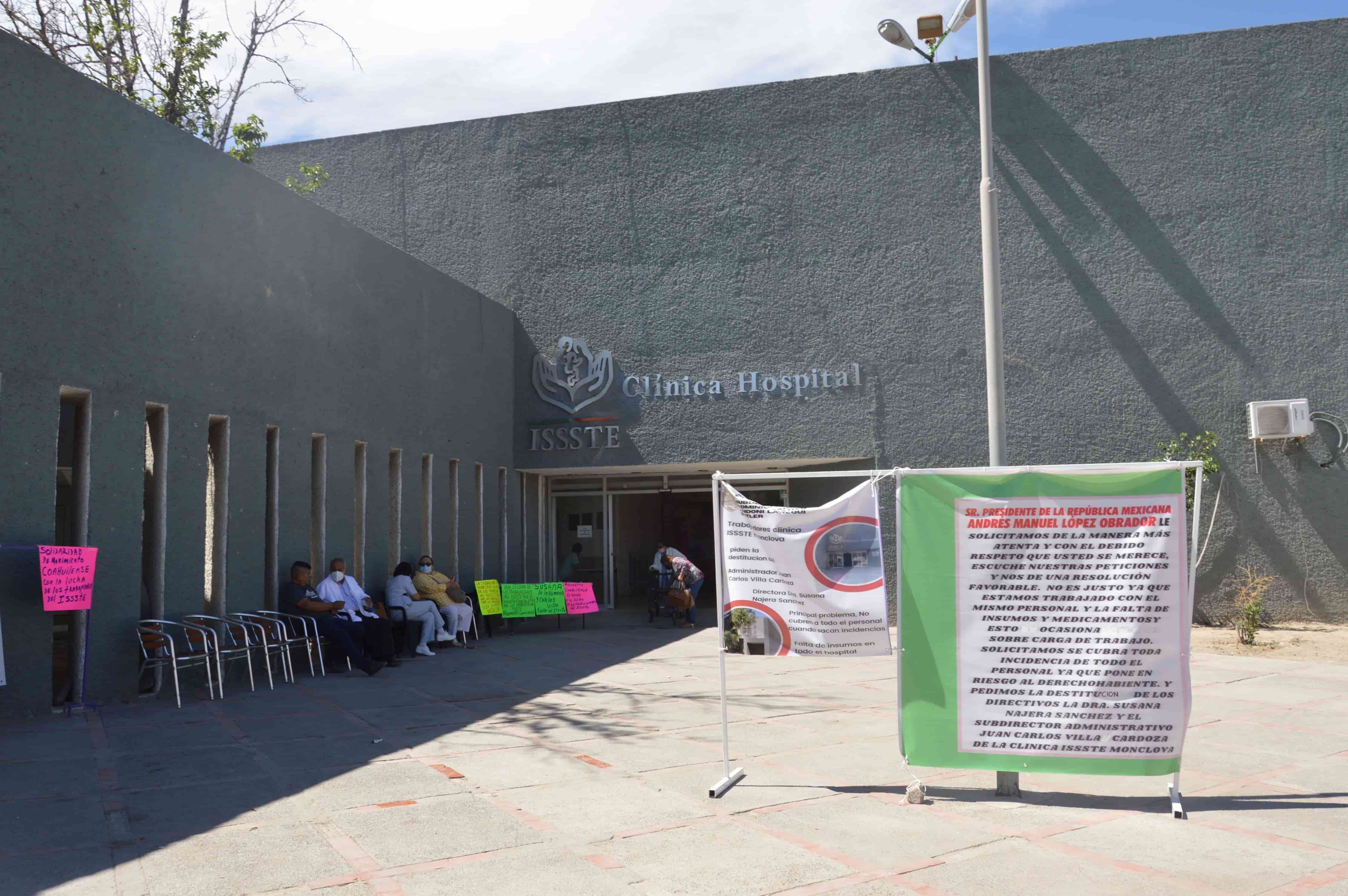 Desmantelan toldos de manifestantes