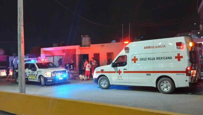 Se desmaya por pelea de su hijo