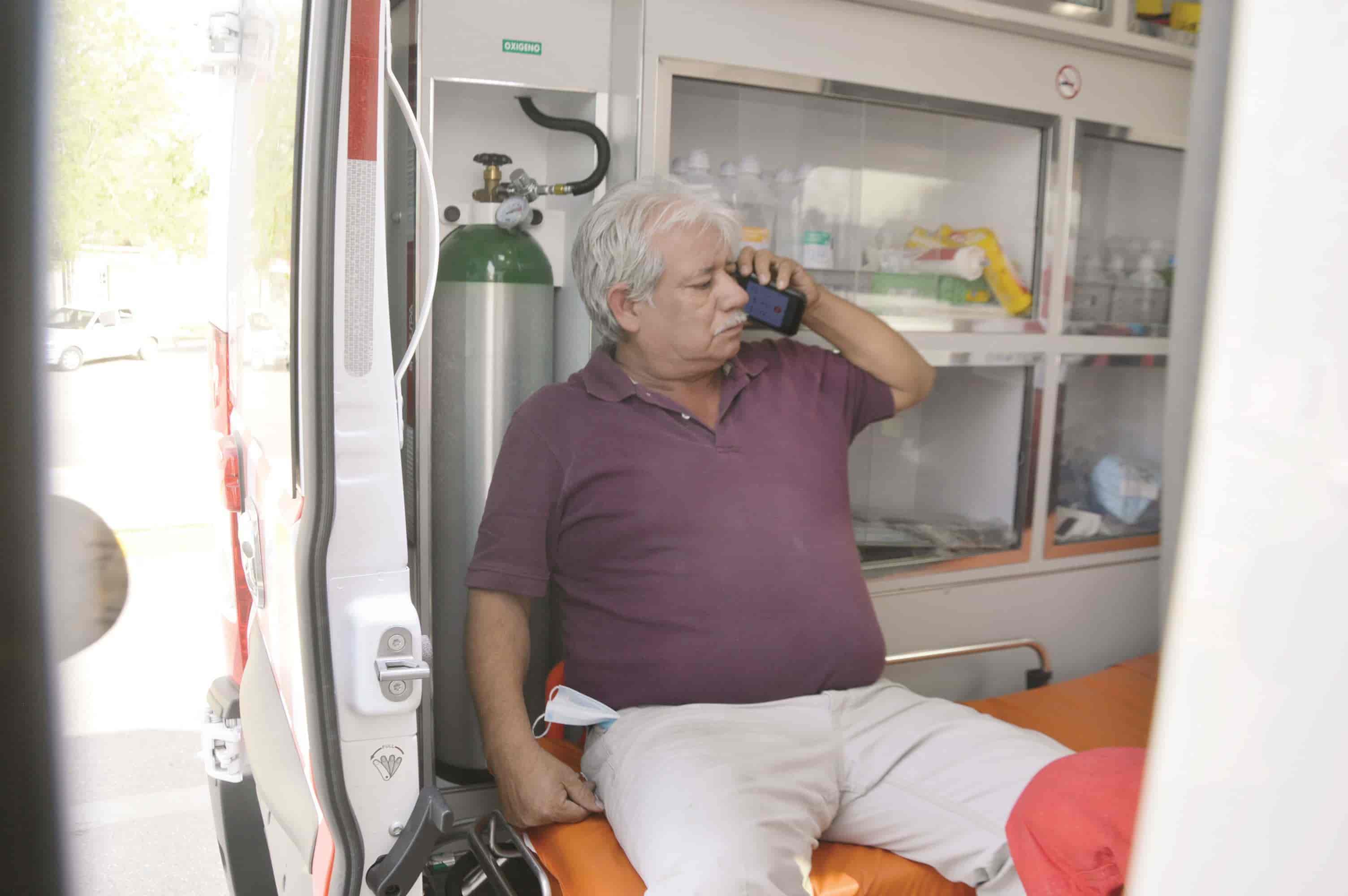 Embarra taxi contra colega