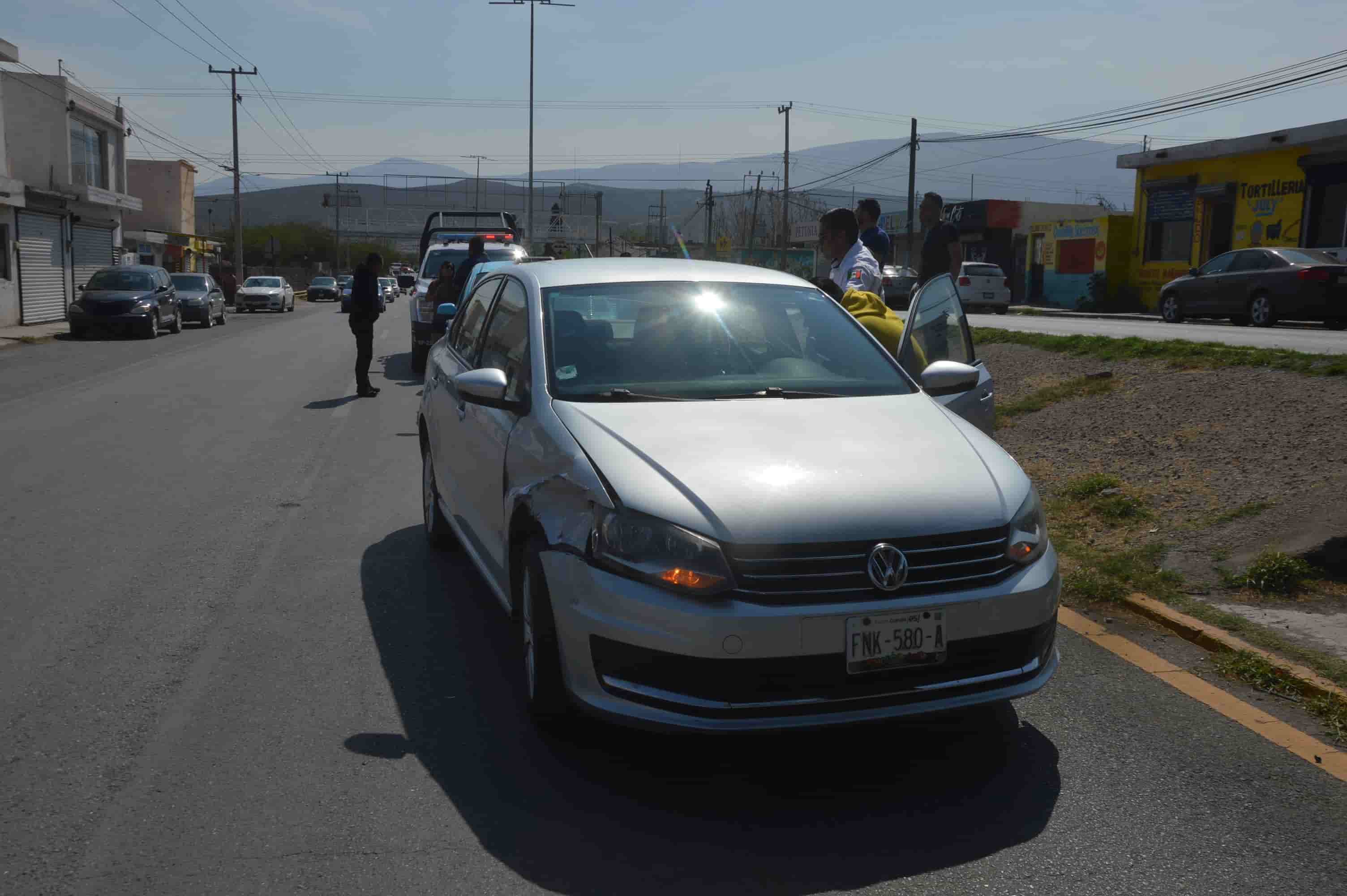 Le pega a en Toyota