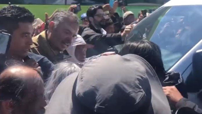 AMLO llega a Ciudad Juárez en medio de protestas de migrantes
