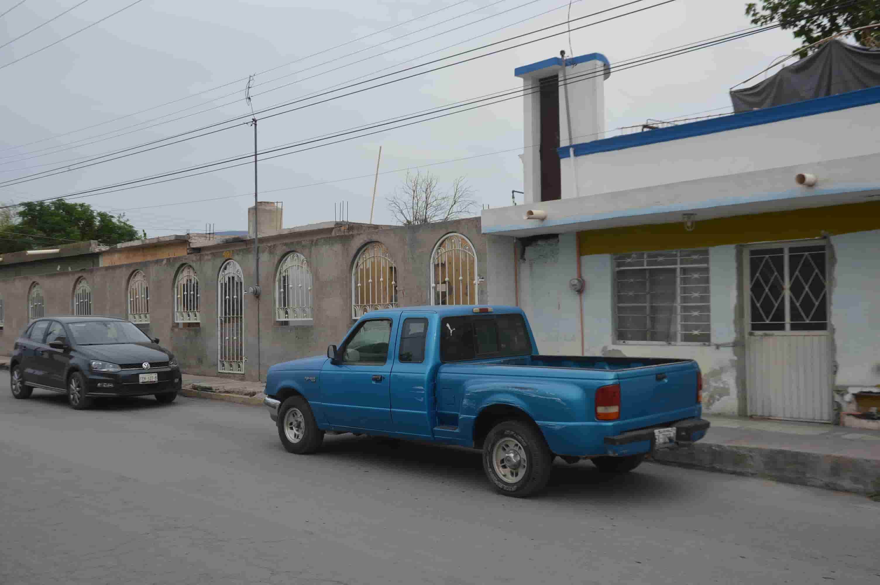 Le pega a camioneta con camión de SESA